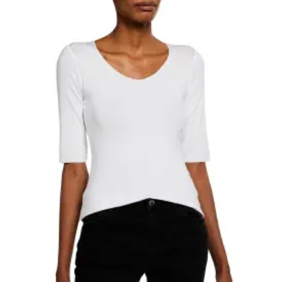 Armani Collezioni White Fitted Tee V Neck 1/2 Sleeve Excellent $345. Size 4 - Picture 1 of 7
